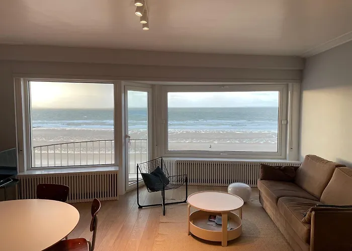 Happy In Oostende - Lovely Apartment With Seaview At The Beach